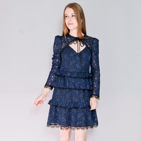 Monique Lhuillier Dresses & Skirts - ML MONIQUE LHUILLIER Tie-Neck Lace Dress NWT